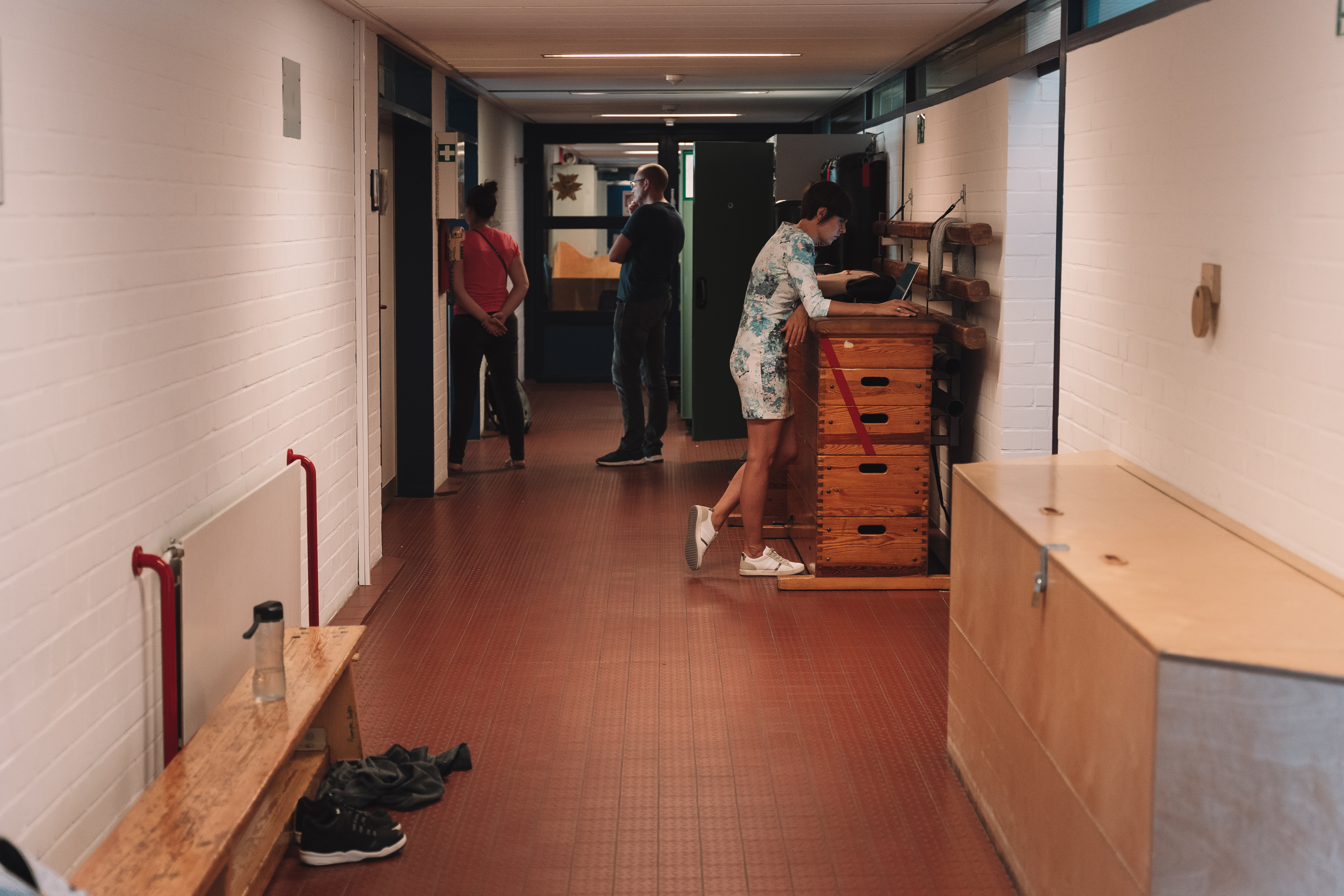 Flur vor der Halle